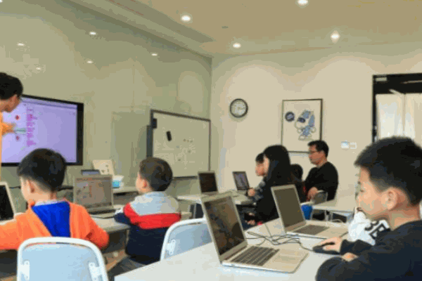 贝乐机器人少儿编程